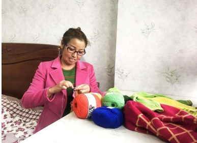 在家手工活赚钱能赚多少啊，小时候我妈妈也在家织过毛衣！