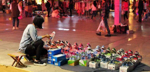夜市卖什么赚钱,创业摆摆地摊都挺赚钱的！