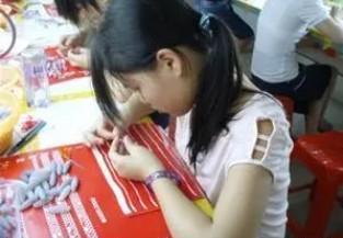 手工活日结300一天是真的吗？揭秘手工活的内幕，大家千万不要在做了！