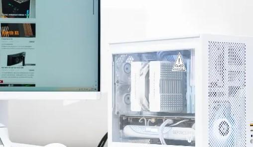 MATX 也紧凑：华硕小吹雪S+宏碁掠夺者+索泰 RTX4080 SUPER 月白装机展示